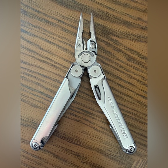 Leatherman Wave Plus Multitool - Picture 3 of 5